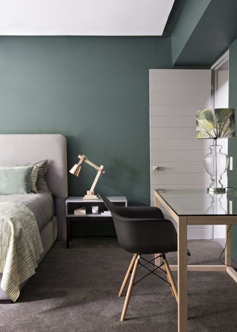 Believe It or Not: 9 Bedrooms Absolutely Killing It With Wall-to-Wall Carpet Green Bedroom Carpet Ideas, Green Bedroom Grey Carpet, Green Bedroom Design, Gray Walls, Beige Bedroom, Brown Carpet, Rose Pale, Gray Bedroom, Trendy Bedroom