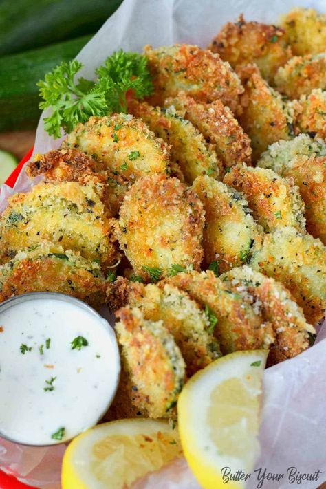 Zucchini Parmesan Crisps, Zucchini Crisps, Zucchini Parmesan, Parmesan Crisps, Parmesan Zucchini, Veggie Side Dishes, Zucchini Recipes, Fried Food, Savory Snacks