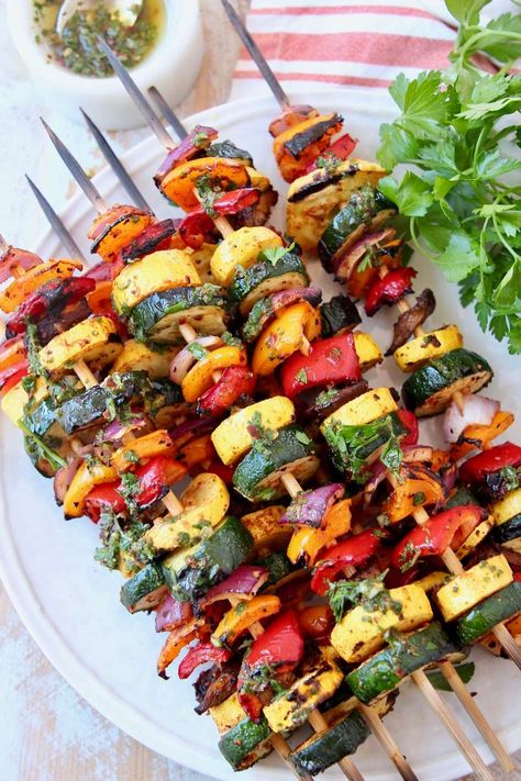 Grilled Veggie Kabobs, Grilled Vegetable Kabobs, Grilled Kabobs, Marinated Grilled Vegetables, Grilled Vegetable Skewers, Grilled Vegetable Recipes, Vegetable Kebabs, Veggie Kabobs, Vegetable Kabobs