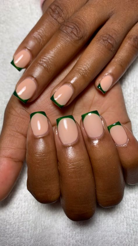 Short Nail Designs Dark Green, Short French Tip Acrylic Nails Green, Green Nails For Homecoming, Emerald Green Nails French Tip, Emerald Green Nails Square, Green Gel Nails Short, Emerald Green Christmas Nails, Emerald Green French Tip Nails, Short Emerald Green Nails