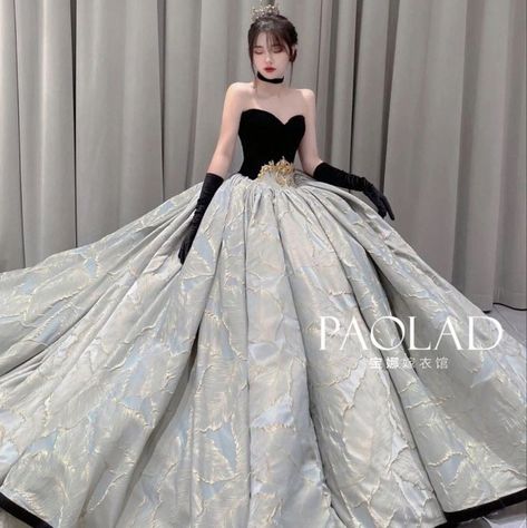 Black And White Ball Gown, Royalty Dress, Girls Ball Gown, White Ball Gowns, Gowns Dresses Elegant, Princess Ball Gowns, Pretty Prom Dresses, Stylish Dresses For Girls, Gala Dresses