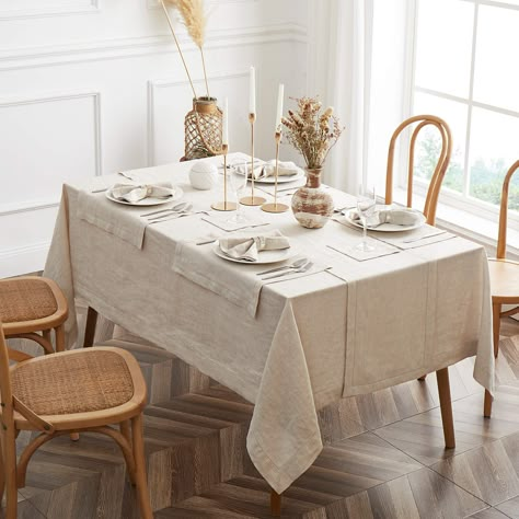 Linen Tablecloth, Tablecloth Fabric, Table Cotton Cloth, Table Decor Cover, Home Tablecloth Dining, White Linen tablecloths are the perfect kitchen accessory for any occasion and it essential for creating a beautiful table setting. A durable and fashionable a round or rectangular tablecloth can add multiple colors to the monotonous tabletop and set off the elegant environment. So it gives people a clean, warm and comfortable feeling. FABRIC: 100%Linen fabric has natural pure natural raw material White Dining Table Decor, Tablescape Design, Dining Room Tablecloth, Cloth Table Covers, Dining Table Cloth, Tafel Decor, Beautiful Table Settings, White Table Cloth, Kitchen Dinning