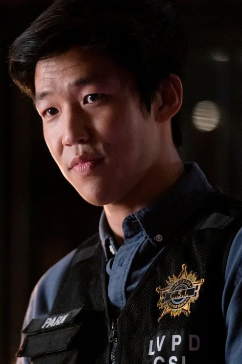 Actor Jay Lee (CSI Level I Christopher "Chris" Park, LVPD - CSI: Vegas) Csi Vegas, Jay Lee, Fictional Men, Shadowhunters, Gossip Girl, Hunger Games, Jay, Las Vegas