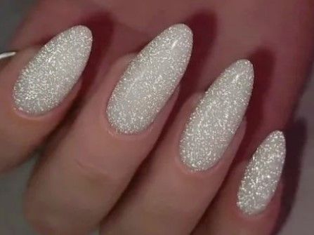 Wedding Nails For Bride Almond Shape Glitter, White Glitter Oval Nails, Milky White Nails Silver Glitter, Milky White And Silver Glitter Nails, Simple White Sparkle Nails, Sparkly Nails Oval, Sparkling White Nails, Icy White Nails, White Sparkle Nails Glitter