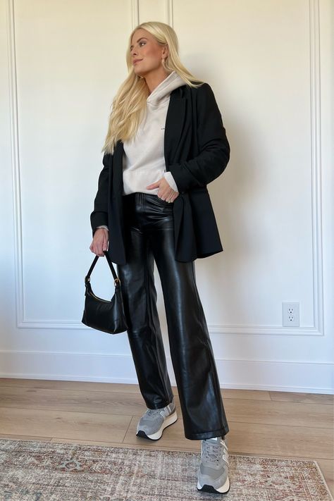 How To Style Leather Pants, Style Leather Pants, Winter Wedding Attire, Kathleen Post, Outfit For Fall, Leather Pants Outfit, Fall Transition Outfits, Fun Pants, Wedding Attire