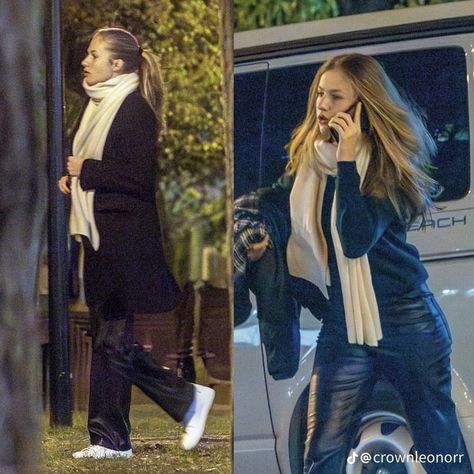 Princes Leonor, Night Out Hairstyles, Leonor Of Spain, European Outfits, Leonor Princess, Leonor Princess Of Asturias, Spain Outfit, All The Princesses, Royal Families Of Europe