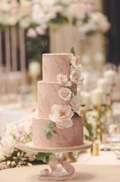 Blush Pink Wedding Cake, Blush Weddings, Beach Theme Wedding Cakes, Blush Wedding Cakes, Wedding Cake Prices, Creative Wedding Cakes, Wedding Cake Pictures, Gold Wedding Theme, Floral Wedding Cakes