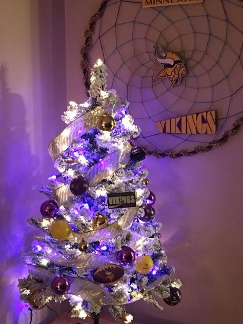 #vikings #christmas #tree #purple #gold #theme #football #Minnesota Minnesota Vikings Christmas Tree, Christmas Tree Purple, Viking Christmas, Bar Events, Viking Party, Mn Vikings, Usa Christmas, Gift Drawing, Black Christmas Trees