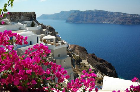 Greece Houses Wallpaper, Greece Wallpaper, Grecia Santorini, Greece Pictures, Macbook Wallpaper, Desktop Backgrounds, Santorini Greece, Summer Wallpaper, Greek Island