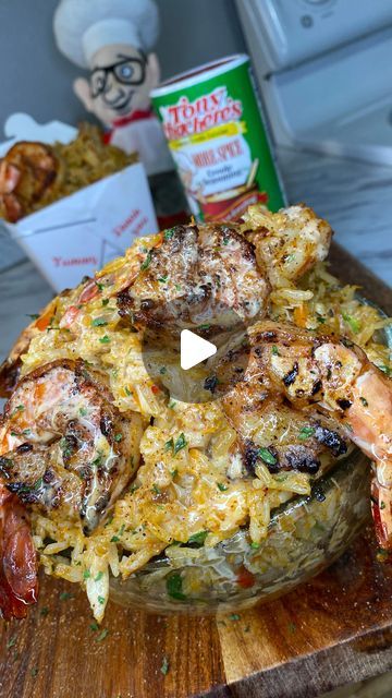 Tasha Robinson on Instagram: "🚨RECIPE:  Seafood Fried Rice 🔥  #friedrice #seafoodfriedrice #rice #ricebowl #seafood #seafoodlover #crawfish #food #foodporn #foodphotography #foodgasm #foodstagram #blackfoodie #blackfoodbloggers #blackfoodiefinder #lunch #dinner #tonychacheres #explore #explorepage @tonychacheres" Crawfish And Rice Recipes, Delicious Seafood Dinner Recipes, Conch Salad Recipe The Bahamas, Mixed Seafood Recipes For Dinner, Crawfish Fried Rice Recipe, Fried Fish Recipes Southern, Seafood Rice Recipe Southern, Seafood Sunday Dinner Ideas, Surf N Turf Dinner