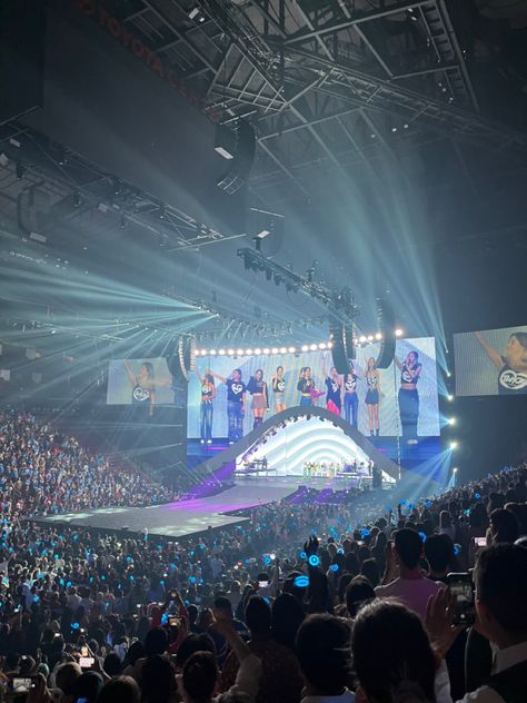 Stage Aesthetic Concert Kpop, Kpop Concert Aesthetic, Twice Stage, Twice Concert, Kpop Show, Concert Vibes, Concert Stage Design, Kpop Concert, Vision Board Goals