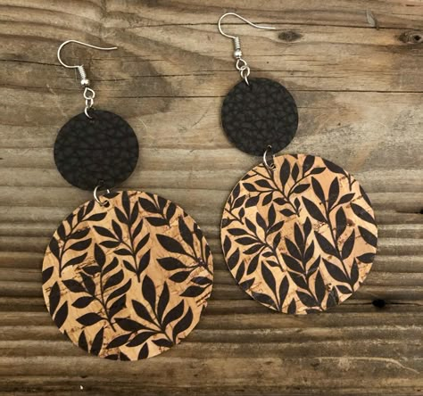 Dyi Earrings, Wood Jewelry Diy, Cricut Earrings, Leather Jewelry Diy, Cork Earrings, Wood Jewelery, Diy Leather Earrings, Laser Engraved Ideas, Hand Painted Jewelry