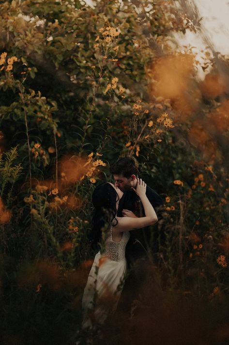 Wedding Inspiration #weddinginspo #weddingportraits Wedding Editorial Photography, Forest Wedding Photography, Forest Engagement Photos, Moody Wedding Photography, Moody Nature, Forest Theme Wedding, Fall Engagement Pictures, Forest Engagement, Wedding Portrait Poses