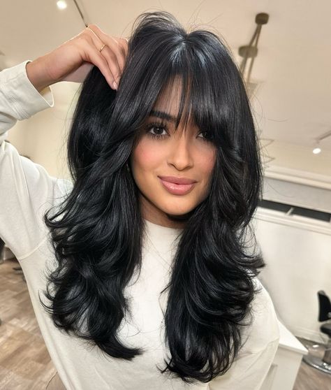 Long Hair With Bangs And Layers, Black Hair Types, Layered Thick Hair, Butterfly Haircut, Haircuts For Long Hair With Layers, Layered Haircuts For Medium Hair, Hair Tint, Long Bob Haircuts, Long Layered Haircuts