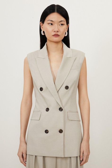 Sleeveless Tailored Double Breasted Blazer Outfit Ideas Korean Style, Sleeveless Blazer Outfit, Hen Do Outfits, Workwear Capsule Wardrobe, Outfit Ideas Korean, Workwear Capsule, Plus Size Workwear, Double Breasted Vest, Sleeveless Blazer