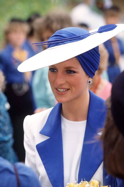 Blue, Hat, Cobalt blue, Headgear, Sun hat, Electric blue, Fashion accessory, Smile, Uniform, Prințesa Diana, Putri Diana, Prins William, Princes Diana, Elisabeth Ii, Diana Princess, Lady Diana Spencer, Diana Spencer, Princesa Diana