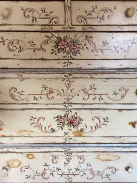 Hand Painted Dresser Savannah Apartment, Tuscan Kitchen Design, Painted Furniture Designs, Hand Painted Dressers, Vintage Painted Furniture, Gustavian Style, Baroque Design, Diy Dresser, Painted Dresser