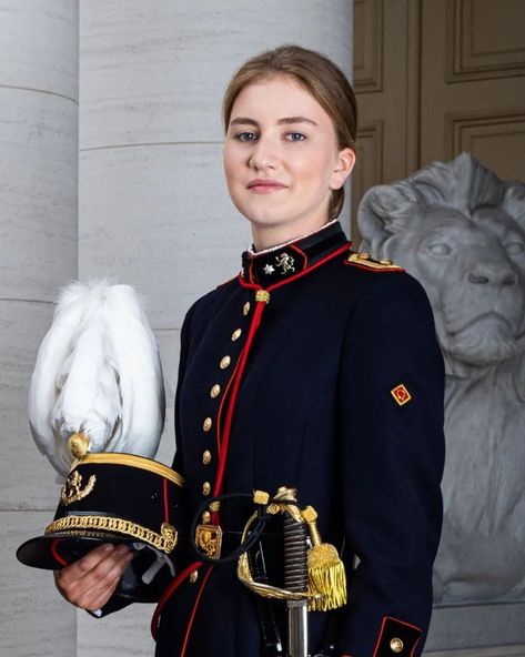 Princess Elisabeth in a photograph taken before the military parade on National Day on July 21, 2023 Princess Elisabeth Of Belgium, Royalty Fashion, Royal Crowns, Princess Elizabeth, Alyson Hannigan, Military Academy, European Royalty, Royal Princess, Princesa Diana