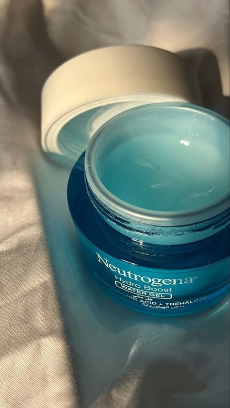 Neutrogena Moisturizer, Neutrogena Skin Care, Hydro Boost Water Gel, Water Gel Moisturizer, Oily Sensitive Skin, Hydro Boost, Neutrogena Hydro Boost, Extra Dry Skin, Pretty Skin Care