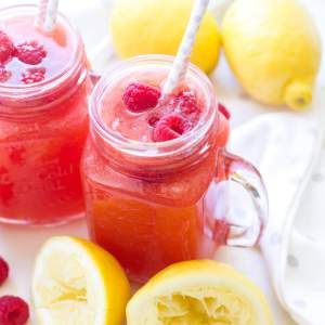 Raspberry Lemonade Recipe, Watermelon Mint Lemonade, Grapefruit Recipes, Peach Raspberry, Drink Garnishing, Mint Lemonade, Blueberry Lemonade, Watermelon Mint, Lemonade Recipe