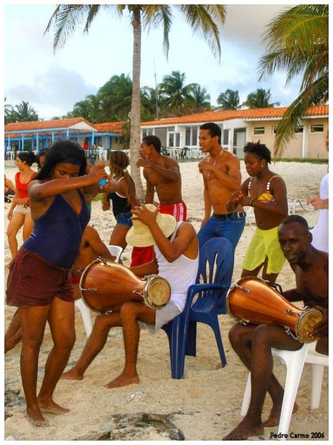 Cuba Music, Cuban Salsa, Brazil Culture, Cuban Culture, Afro Cuban, Havana Nights, Vinales, Dancing Aesthetic, Cuba Travel