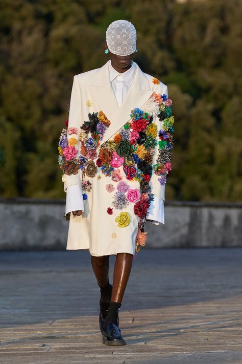 Marine Serre Spring 2025 Menswear Collection Spring 2025 Runway, Rose Outfit, Vogue France, Laetitia Casta, Spring 2025, Long Blazer, Marine Serre, Print Trends, Menswear Fashion