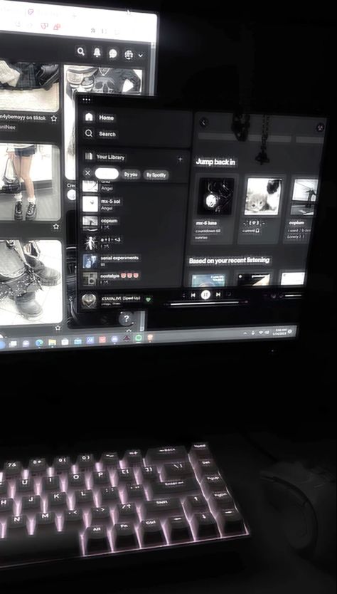 Pc Setup Aesthetic, Emo Grunge, Anime Japanese, Korean Culture, Gaming Room Setup, Gamer Room, Pc Setup, Game Room Design, Room Makeover Inspiration