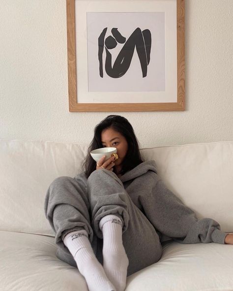 Loungewear Photoshoot Ideas, Korean Loungewear, Lounge Wear Photoshoot, Lounge Photoshoot, Loungewear Photoshoot, Aerie Loungewear, Aritzia Aritzia, Aesthetic Loungewear, Loungewear Aesthetic