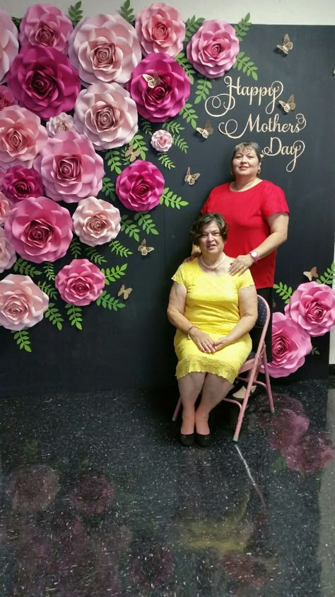 Carols_creationspapercrafting on instagram.  Backdrops Happy Mother’s Day Backdrop, Back Drops For Mother’s Day, Mother's Day Decorations Party Decor, Mothers Day Decorations Ideas, Mother’s Day Backdrop, Mother’s Day Photo Backdrop, Mothers Day Backdrop Ideas, Mother’s Day Decoration Ideas, Flower Backdrop Ideas