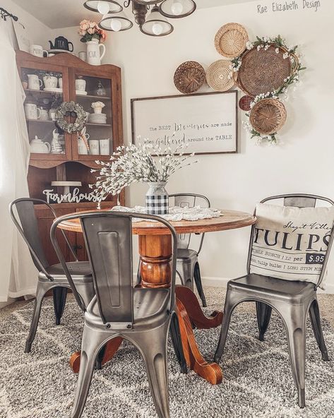 Large Blank Wall Decor, Western Dining Room Ideas, Western Dining Room, Small Dining Room, Cottage Dining Rooms, Boho Dining Room, Dining Room Hutch, Basket Decor, Southwestern Decor