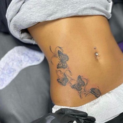 Pinterest: @TRUUBEAUTYS💧#pinterestTruubeautys . Stomach Tattoos Women, Belly Tattoos, Hand Tattoos For Girls, Cute Hand Tattoos, Pretty Hand Tattoos, Butterfly Tattoos For Women, Tasteful Tattoos, Spine Tattoos For Women, Tattoos For Black Skin