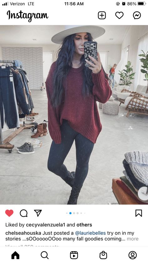 Boot Leggings Outfit, Burgundy Sweater Outfit, Chelsea Houska, Chelsea Deboer, Winter Sweater Outfits, Maroon Long Sleeve, Country Style Outfits, Cold Weather Fashion, Kinds Of Clothes