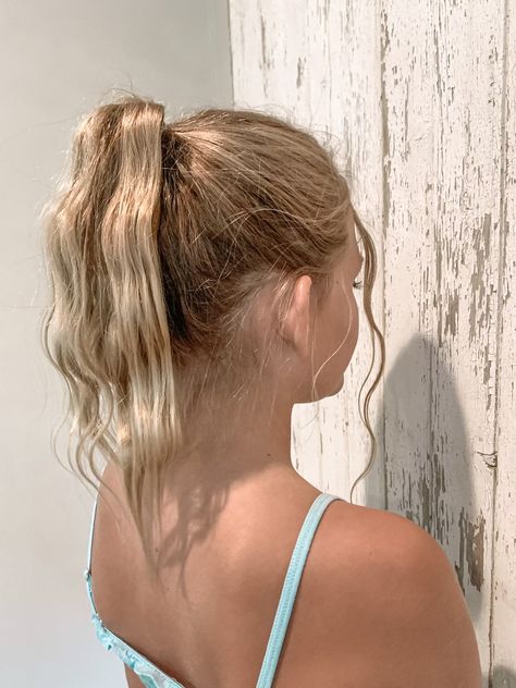 Cute crimped ponytail Crimped High Ponytail, Crimped Ponytail, Trendy Girl, High Ponytail, High Ponytails, Cute Hairstyles, Hair Inspo, Girl Hairstyles, Backless Dress