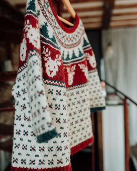 🧶 Relay celebration - 25% off all patterns! 🧶 It’s the final day of the pattern relay - and I’m going all festive by shouting about Rockin’ Reindeer Richard, my most Christmassy of Christmas jumpers. But Richard isn’t the only pattern on sale. To celebrate the end of the relay, and the end of the summer holidays, the code patternrelay24 will get you 25% off ALL my patterns til the end of Saturday 7 September. So whether you missed your chance first time round, or fancy a pattern that has... Colourwork Sweater, Christmas Sweater Outfits, Knitted Christmas Jumpers, Full Bust Adjustment, Christmas Knit, Knit Jacquard, Winter Knitwear, Christmas Day Outfit, Icelandic Sweaters