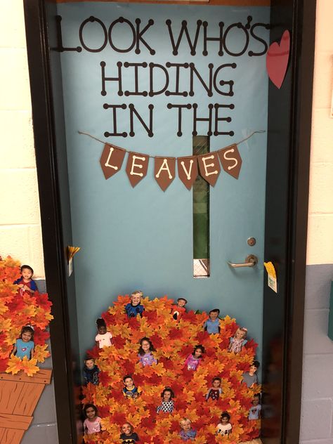 Kindergarten Fall Decorations, September Decorating Ideas Classroom, September Classroom Decorations, September Door Ideas, Prek Classroom Door Ideas, September Door Decorations, November Board Ideas, September Bulletin Board Ideas Daycare, September Classroom Door