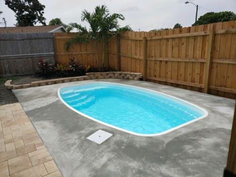 Backyard Landscape Plans, Backyard Small Garden, Cheap Inground Pool, Frontyard Landscape, Small Pools Backyard, Small Garden Layout, Small Inground Pool, Small Backyard Pool, Landscape Planning