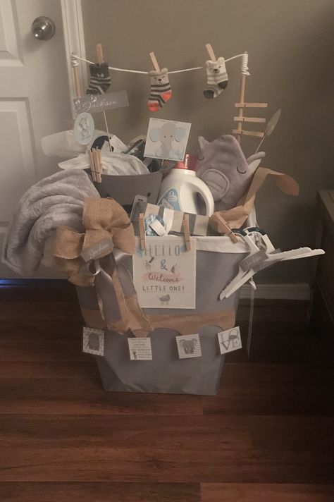 Clothes Line Baby Shower Idea, Baby Clothes Gift Basket, Laundry Basket Baby Shower Gift, Baby Clothes Basket Gift, Baby Gift Basket With Hanging Clothes, Laundry Basket Baby Shower Gift Boys, Walmart Crafts, Creative Baby Shower Gifts, Hamper Gift Basket