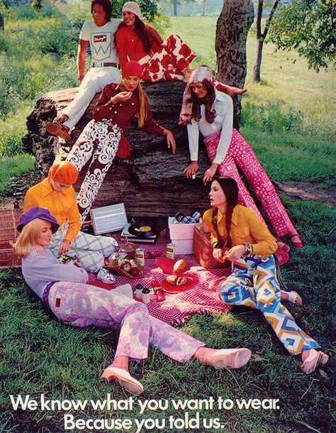 Colorful Wrangler Ad via Retro-Space Seventeen Magazine Fashion, Patti Hansen, 60s 70s Fashion, Estilo Hippy, 60s And 70s Fashion, Vintage Picnic, Lauren Hutton, Seventies Fashion, Moda Retro