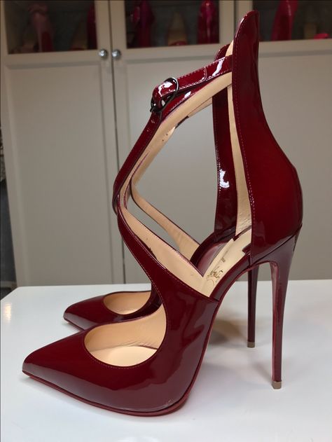 Cristian Lobotan Heels, Shoes Heels Classy, Heels Classy, Red Shoes, Louboutin Shoes, Shoes Shoes, Shoe Game, Heel Sandals, Christian Louboutin Shoes