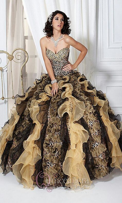 Awsome leopard print wedding dress Cheetah Print Prom Dress, Animal Print Wedding, Leopard Print Wedding, Leopard Wedding, Glam Closet, Dress Quinceanera, Printed Prom Dresses, Elegant Ball Gowns, Quince Dress