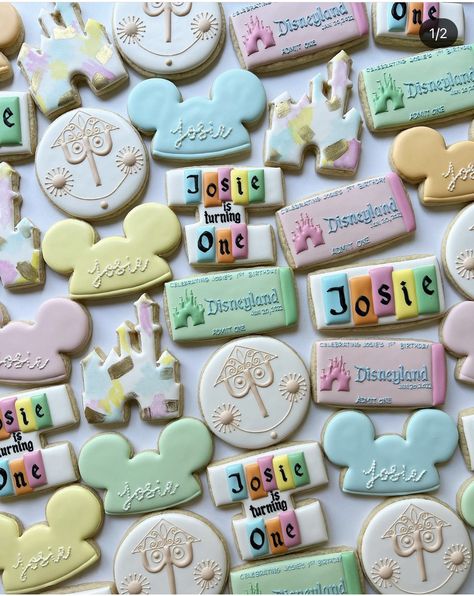 Disneyland Cookies, Pancake Birthday, Disneyland Party, Disney World Birthday, First Birthday Cookies, Disneyland Birthday, Disney Cookies, Making Cookies, Disney Birthday Party