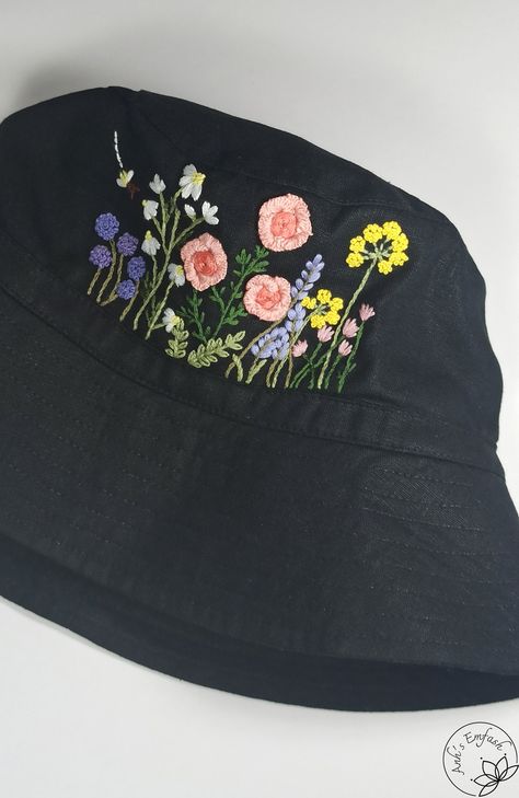 Bucket Hat Embroidery, Floral Bucket Hat, Embroidered Bucket Hat, Love Embroidery, Gardening Hat, Winter Birds, Painted Hats, Recycle Jeans, Hand Embroidery Flowers