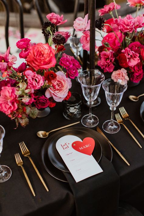 Black Red And Pink Table Decor, Black And Pink Valentines Decor, Pink Floral Wedding Table Decor, Pink Wedding Table Decorations, Pink And Red Dinner Table Decor, Pink Red Black Wedding Theme, Red Pink Black And White Wedding, Wedding Valentines Day, Valentines Table Set Up