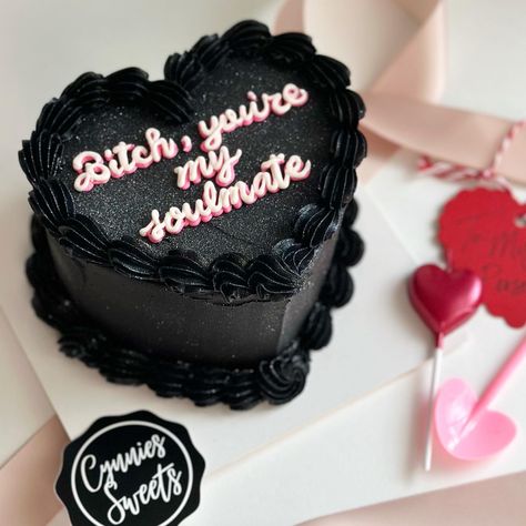 Friendship Anniversary Cake, Cake For Friendship, Best Friend Birthday Cake Ideas, Euphoria Bowling, Euphoria Birthday Cake, Friendship Cakes, Bf Anniversary, Euphoria Cake, Friend Birthday Cake