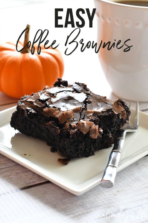 Coffee Brownies, Dessert Halloween, Espresso Recipes, Dessert Aux Fruits, Easy Coffee, Spiced Coffee, Coffee Dessert, Coffee Flavor, Mini Desserts