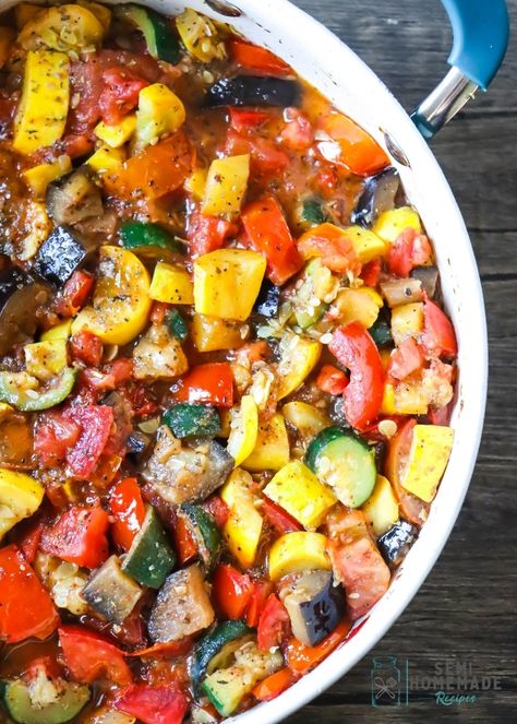 This Easy Skillet Ratatouille is my simple version of the famous French stewed vegetable dish of Ratatouille. This dish is made up of cooked eggplant, summer yellow squash, zucchini, tomatoes and seasonings. A great recipe for using up those summer vegetables. Spaghetti Squash And Eggplant Recipes, Eggplant And Yellow Squash Recipes, Yellow Squash And Eggplant Recipes, Eggplant Squash Tomato Recipe, Easy Ratatouille Recipe Simple, Yellow Squash Tomato Recipes, Stove Top Ratatouille Recipe, Butternut Squash And Eggplant Recipes, Italian Yellow Squash Recipes