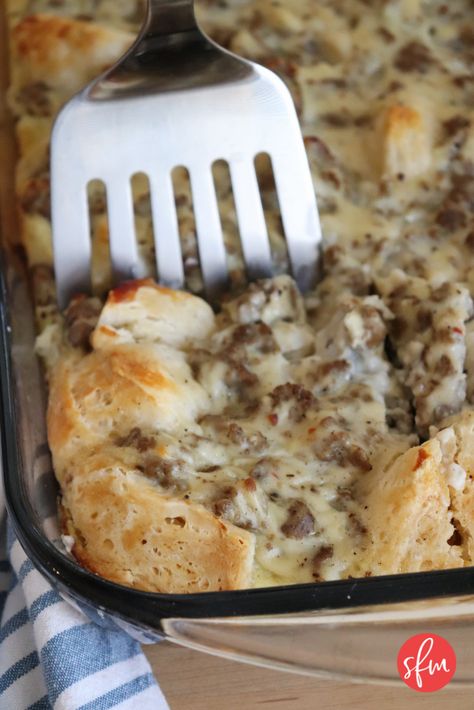 Biscuits and Gravy Casserole - Stay Fit Mom Healthy Biscuits And Gravy Casserole, Meal Prep Biscuits And Gravy, Macro Friendly Biscuits And Gravy, High Protein Biscuits And Gravy, Macro Friendly Breakfast Casserole, Stay Fit Mom Meal Prep, Stay Fit Mom Recipes, Biscuit And Gravy Casserole, Biscuits And Gravy Breakfast Casserole