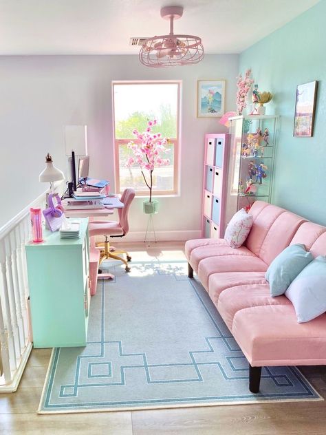 Pastel Office Ideas, Pastel Maximalist Decor, Pastel House Interior, Pink Pastel Room, Barbie Interior Design, Pastel Office Decor, Pastel Home Office, Pastel Apartment, Pastel Office