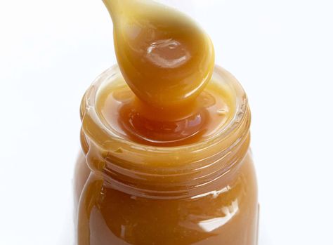 Caramel Sauce is a versatile and flavorful condiment that can be added to many recipes and desserts for added sweetness and ooey-gooeyness. Walnut Fudge, Kitchen Staples, Toffee Recipe, Seasoning Blends, I Am Baker, English Toffee, Maple Walnut, Baking Blog, Syrup Recipe