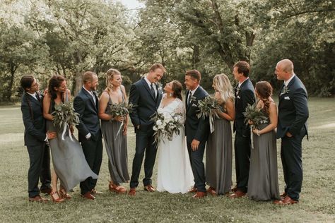 Gray Wedding Party, Navy Blue Suits, Ideas Wedding Party, Navy Wedding Colors, Navy Suit Wedding, Bridal Parties Colors, Wedding Groomsmen Attire, Backyard Wedding Dresses, Wedding Sunset